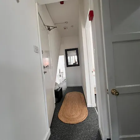 Cosy Two Bedroom Flat アパート マンチェスター