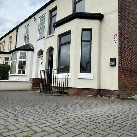 In Stockport Road *