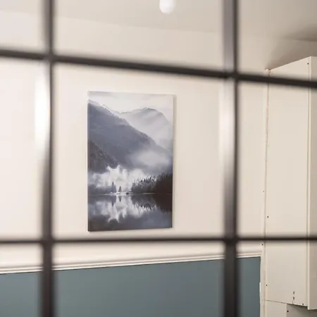 Private Retreat For 3 Near Centre Apartment *
