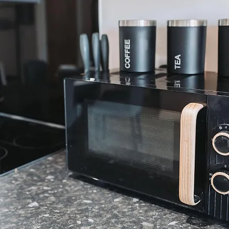 Ideal Near Old Trafford *