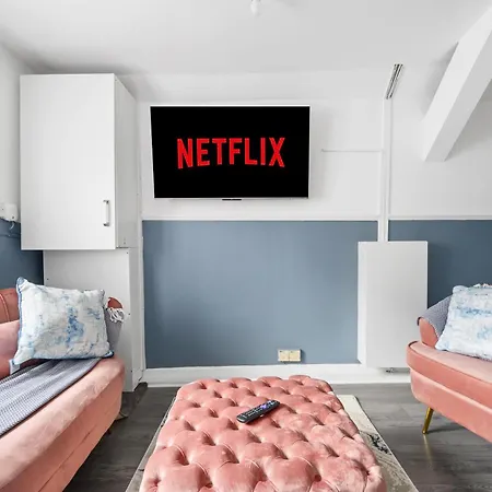 Private Retreat For 3 Near Centre * Манчестер