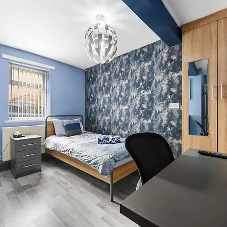 Apartment Private Retreat For 3 Near Centre Manchester