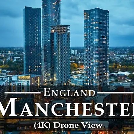 別荘 The Upside Down House Near Coop Live Arena , Etihad And Mcr Centre マンチェスター