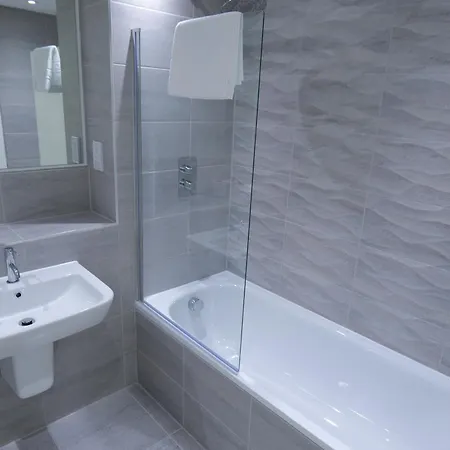 Comfortable 1br Penthouse In Old Trafford Apartmán *