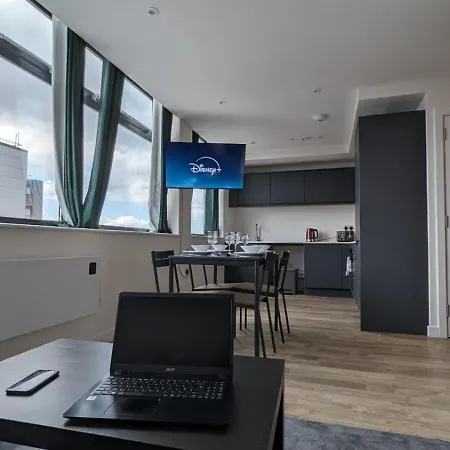 Appartement Lovely 1br Penthouse Near Mcr Stadiums
