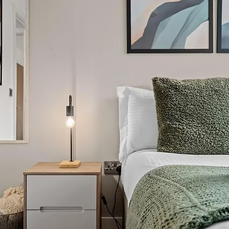 Dom wakacyjny One Cambridge By Coqoon *