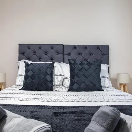 Modern 2bd In Manchester