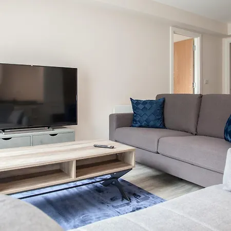 Modern 2bd In Manchester