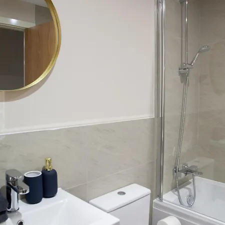 Modern 2bd In * Manchester