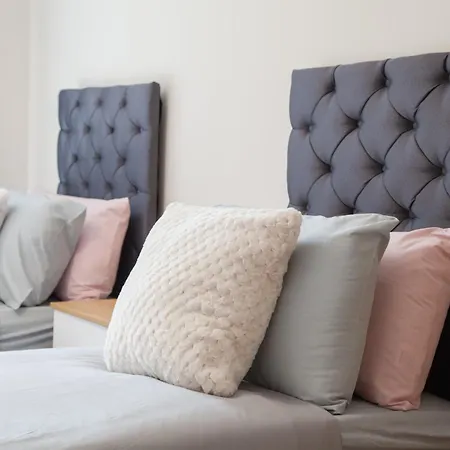 Modern 2bd In Manchester