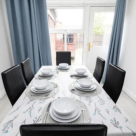 Cosy Retreats Central, Netflix, Free Parking