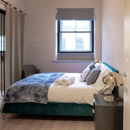 M1 Centre 3 Bed 3 Bath Luxe Penthouse 公寓