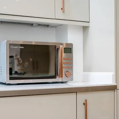 Pass The Keys Picture Perfect Haven In Didsbury Village - Free Parking & Ev Station