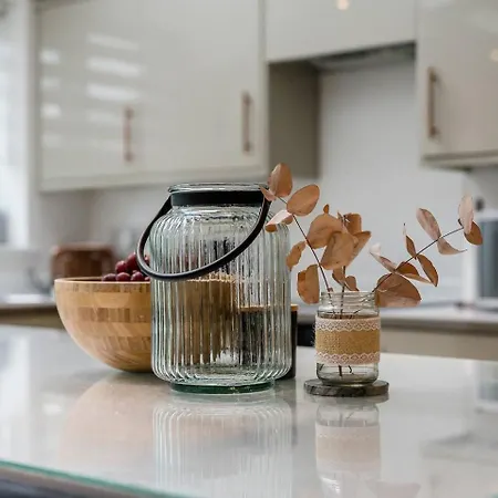 Ferienhaus Pass The Keys Picture Perfect Haven In Didsbury Village - Free Parking & Ev Station Manchester