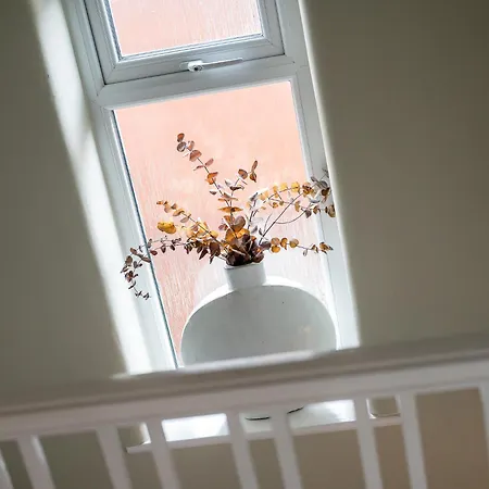 Pass The Keys Picture Perfect Haven In Didsbury Village - Free Parking & Ev Station