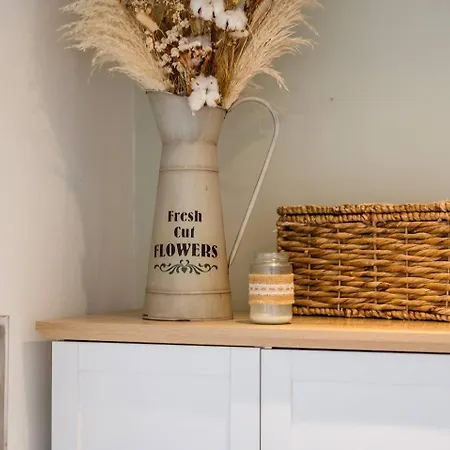 Pass The Keys Picture Perfect Haven In Didsbury Village - Free Parking & Ev Station Ferienhaus Manchester