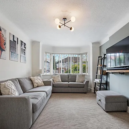 Pass The Keys Picture Perfect Haven In Didsbury Village - Free Parking & Ev Station * Manchester