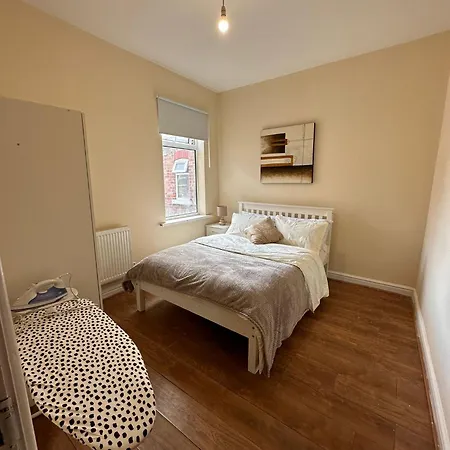 Entire 2 Bedroom Cosy Flat Near Centre 아파트 맨체스터
