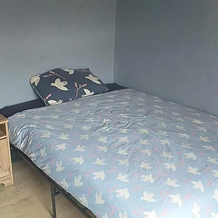 Double With Shared Bathroom * Manchester