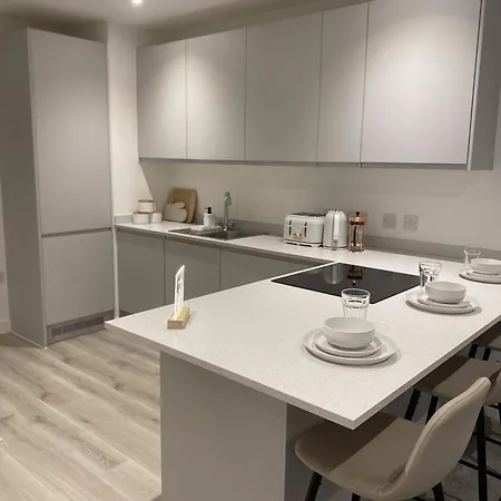Terrace Retreat-cinema & Free Parking Daire *