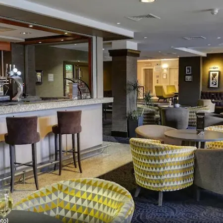 Cresta Court 3* Олтрингем