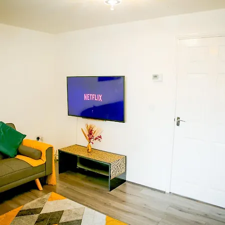 Feriehus The Wynne House - 3 Bedroom Luxury House With 5 Beds & Free Parking Near Centre, And A Walking Distance To The Etihad Stadium & Coop Live Arena *