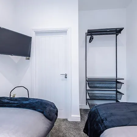 Newly Refurbished 2bedroom By The Coop Arena Apartmán