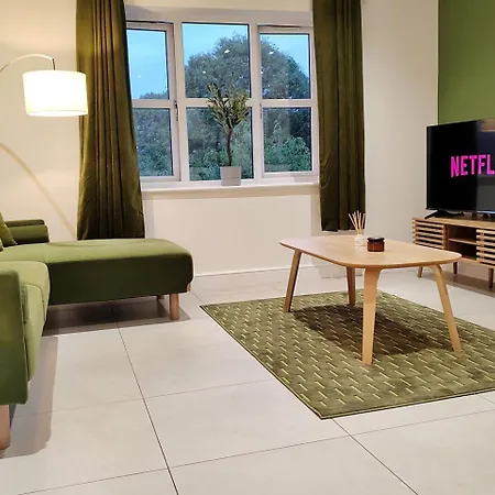 Luxury Four Bedroom With Parking Lägenhet Manchester