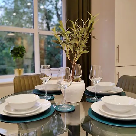 Luxury Four Bedroom With Parking Lägenhet