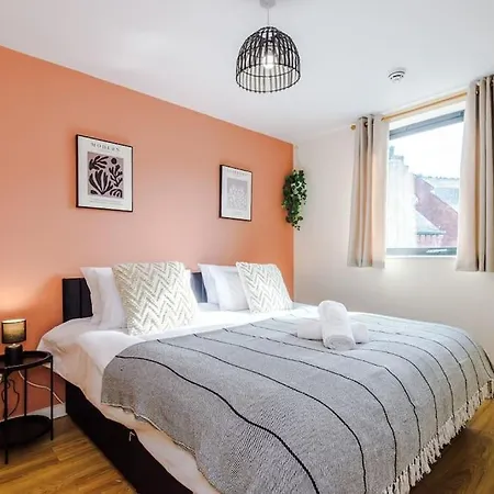 Modern 2br Near Centre - Free Parking Garage مانشستر