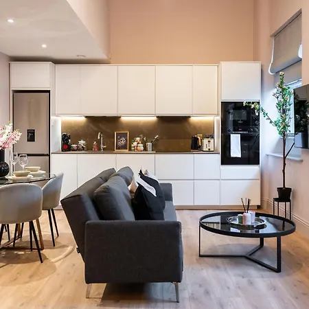 Spacious Loft Style 3 Bed Apartmán *