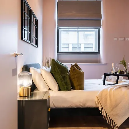 Spacious Loft Style 3 Bed Apartmán