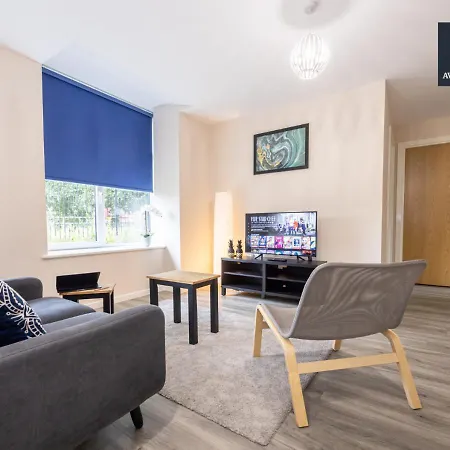 Stunning One Bedroom By Av Hughes Short Lets & Serviced With Free Parking & Wi-fi شقة *