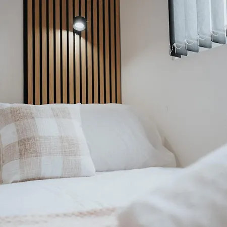 شقة Scandi Loft Style - Sleeps 6 - Near Airport مانشستر