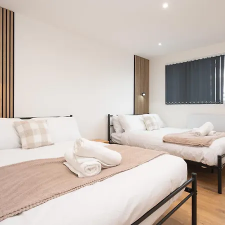 شقة Scandi Loft Style - Sleeps 6 - Near Airport