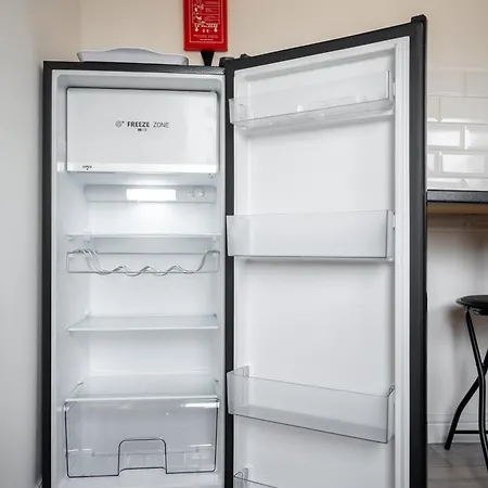 52 Furnival Road, 3*