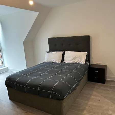 Lush King Ensuite In A Shared Apartman Manchester