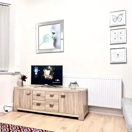 Cosy House Trafford Semesterbostad *
