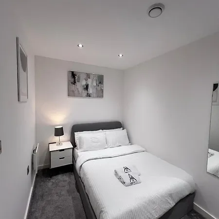 Hadeti Luxury Homes Apartment Manchester