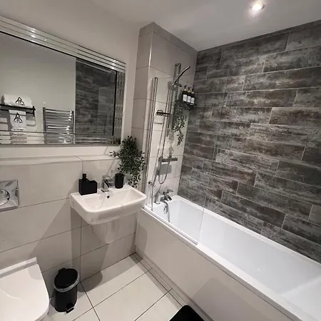 Hadeti Luxury Homes *