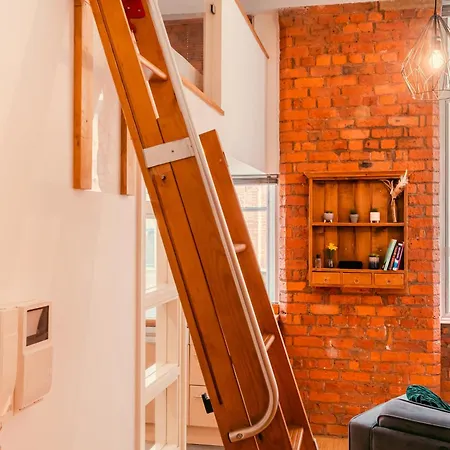 Chic Georgian Flat In Διαμέρισμα *