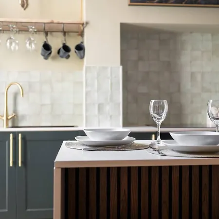 Large & Stylish Townhouse King Beds&free Parking Feriehus *