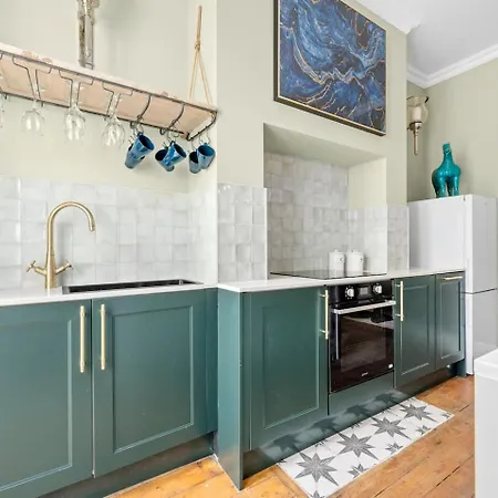 Feriehus Large & Stylish Townhouse King Beds&free Parking Manchester