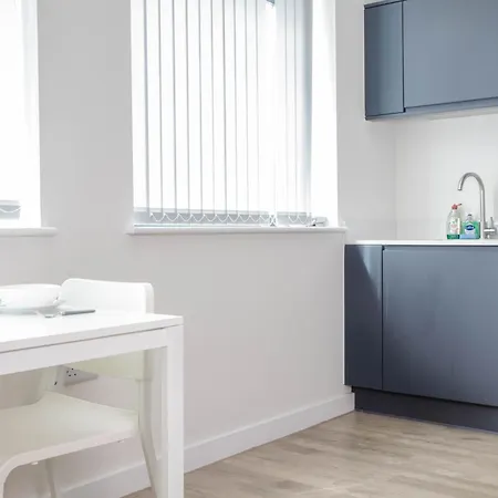 Lavish Living Huge Long Term Savings For Contractors Relocators Profressionals Apartment