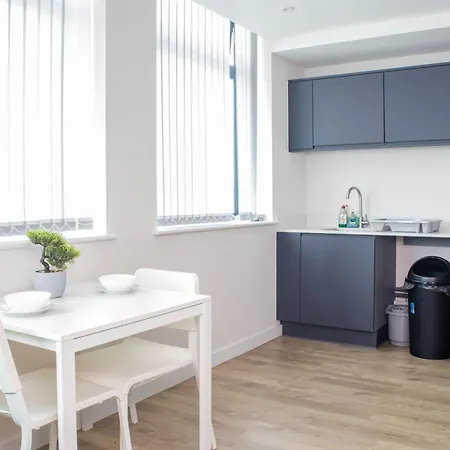 Lavish Living Huge Long Term Savings For Contractors Relocators Profressionals Apartment Manchester
