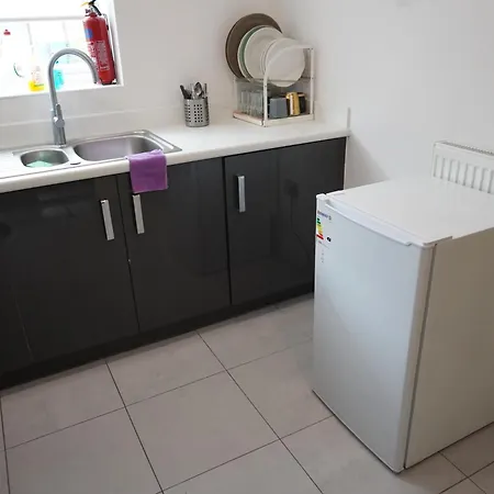 Luxury - Pick A - Free Parking & Kitchen Access, Near Etihad Stadium, The Coop Live & Piccadilly Station, Ubytování v soukromí
