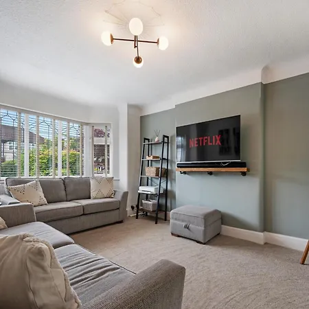 Pass The Keys Picture Perfect Haven In Didsbury Village - Free Parking & Ev Station * Manchester