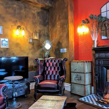 Boutique Centre Flat By Superhost