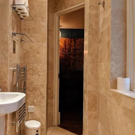 Boutique Centre Flat By Superhost *