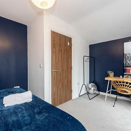 5bedroom Townhouse 15mins To City Centre By Rest&recharge Hébergement de vacances *